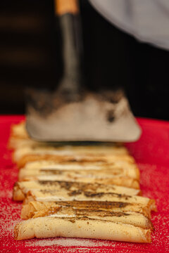 Preparaci&oacute;n de panqueques con dulce de leche