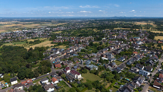 Luftaufnahme von Bornheim Hemmerich mit Blick &uuml;ber Landschaften