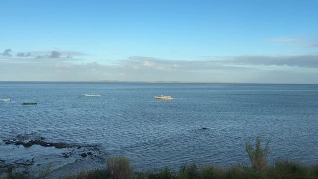 barco no mar