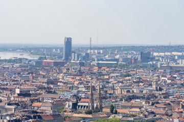 Obraz premium Panoramic cityscape of Budapest with the historic city center