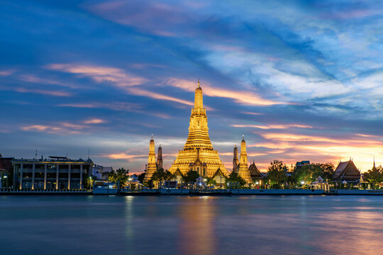 Pagoda at Wat Arun, a royal temple at Chaopraya river in the evening, Bangkok, Thailand.