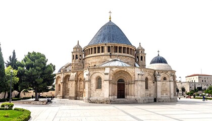 Obraz premium Historic European cathedral with grand architecture and dome.