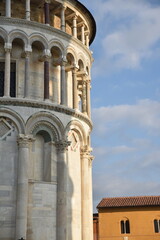 Fototapeta premium Colonnade de la Tour penchée à Pisa. Italie 