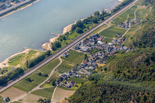 Luftaufnahme Leutesdorf Weinberge & Weinanbau k&uuml;hl