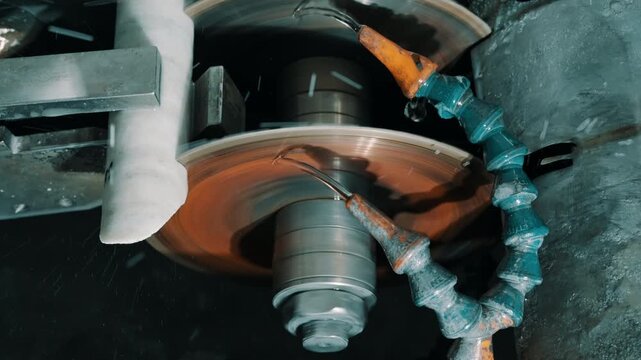 High-speed CNC grinding wheel and coolant hose machining metal part