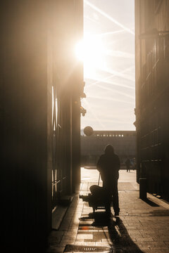 Hauptbahnhof K&ouml;ln Sonnenaufgang Silhouette