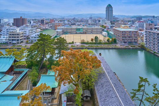 愛媛県今治市の今治城の天守から南西側の眺望