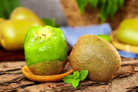 Fresh Organic Kiwi Fruits - Green, Sweet, and Pure