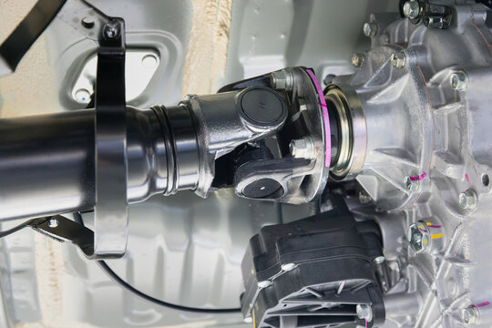 SUV car gearbox with flanged universal joint output to a drive shaft.
