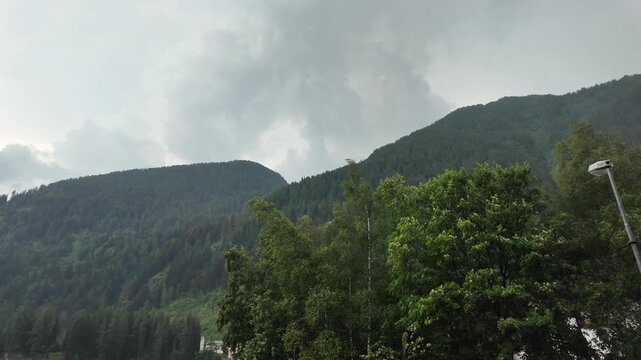 temporale, nuvole, brutto tempo 