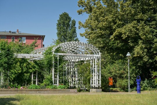Stresowpark, Obermeierweg, Spandau, Berlin, Deutschland