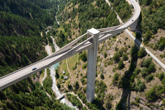 Ganterbr&uuml;cke, a spectacular bridge over the Simplon Pass. Made of concrete, it's a high-quality engineering feat.