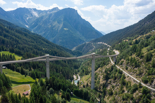 Ganterbr&uuml;cke, a spectacular bridge over the Simplon Pass. Made of concrete, it's a high-quality engineering feat.