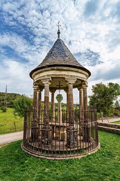 Walking to the covered cross, cruz cubierta in Ainsa, Huesca, Spain