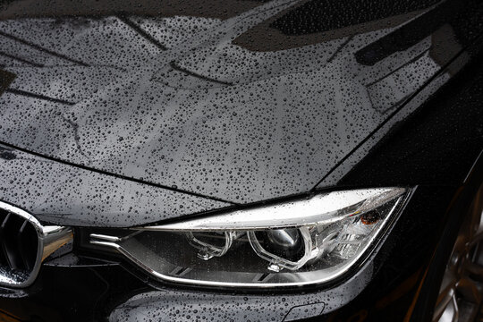 水滴のついた車