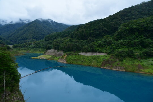 群馬県 中之条町の奥四万湖