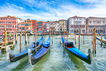 Fototapeta premium Amazing morning cityscape of Venice with famous Canal Grande.