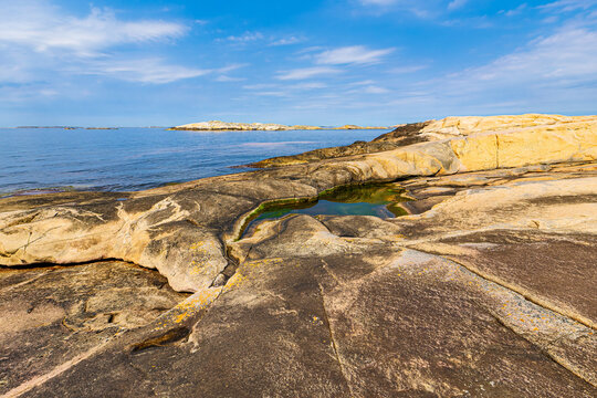 Blick von der Insel Ross&ouml; auf Sch&auml;reninseln nahe Str&ouml;mstad, Schweden
