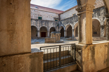 Fototapeta premium Cloister courtyard of the Franciscan monastery in Hvar, Croatia