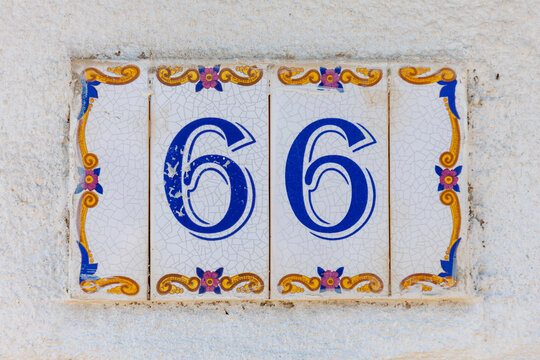 num&eacute;ro 66 d'une adresse de maison