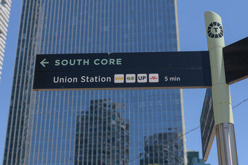 Obraz premium fingerpost with directional arms to the South Core (and public transit), Toronto