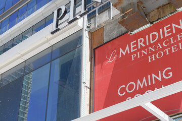 Obraz premium banner sign of Le Méridien outside Pinnacle One Yonge SkyTower, Toronto