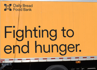 Obraz premium Daily Bread Food Bank, Fighting to end hunger transportation vehicle, Toronto