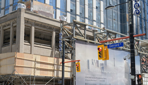 construction site at Concord Sky / Concord Adex located at 391 Yonge St at Gerrard St E, Toronto
