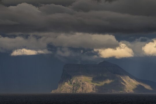 Cape Enniberg, at 754 metres one of the highest vertical cliffs in the world, Vi&eth;oy, Dj&uacute;pini, Nor&eth;uroyggjar, Faroe Islands, Denmark
