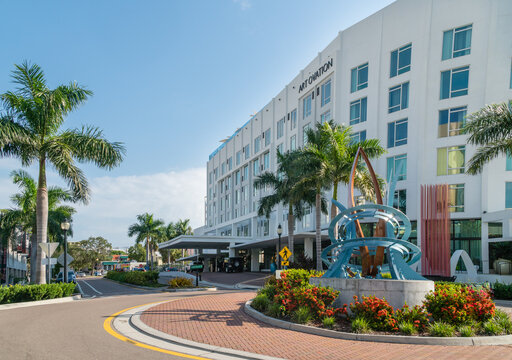 Sarasota, FL, US-May 30, 2026: The trendy hotel Art Ovation with modern sculpture in foreground.
