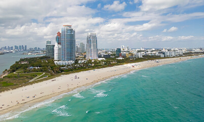 Naklejka premium Miami city aerial view. Miami coastal cityscape. Miami Beach downtown. Miami ocean shore.