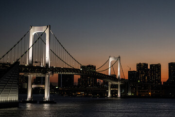 Fototapeta premium 夕暮れのレインボーブリッジ