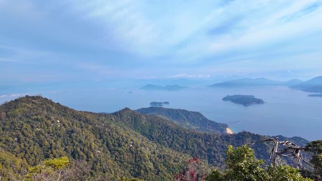 瀬戸内海の島々の風景