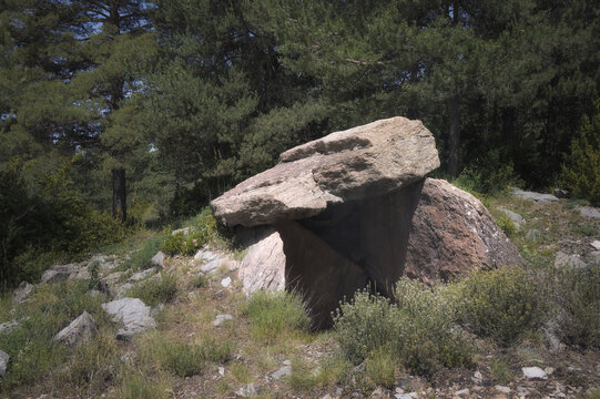 Exploring Oren Dolmen in Prullans, Catalonia's Ancient Landscape
