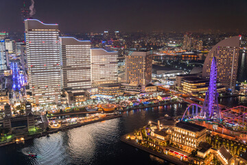 Obraz premium 横浜みなとみらいタワーズミライト（全館ライトアップ）の夜景 