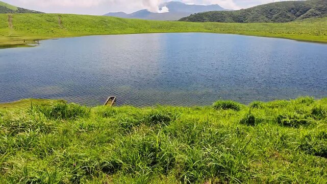 夏の草千里ヶ浜　阿蘇