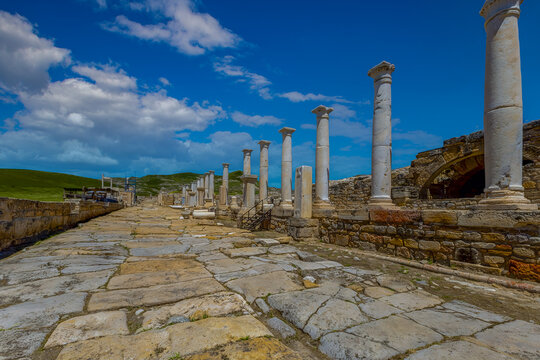 The ruins of the ancient city of Tripolis, located in Denizli province, T&uuml;rkiye.