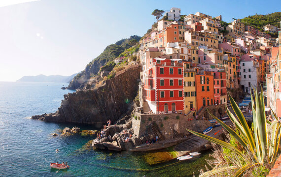 Italia, Liguria, Cinque Terre, il paese di Riomaggiore.