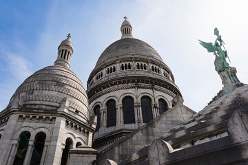 Obraz premium Vue panoramique de Paris depuis une tour de la basilique du Sacré-Cœur de Montmartre