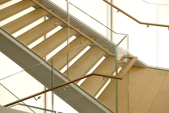 Miminal Wooden Staircase Design
