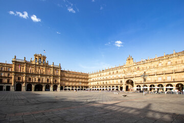 Obraz premium Panoramic view of the historic Plaza Mayor in Salamanca, Spain.