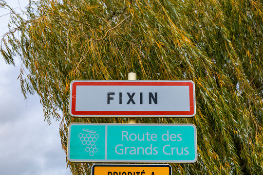 Fixin village sign on Route des Grands Crus