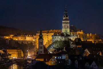 Obraz premium Cesky Krumlov castle tower and old town night view