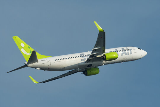 羽田空港を離陸するソラシドエア ボーイング737-800（JA808X）