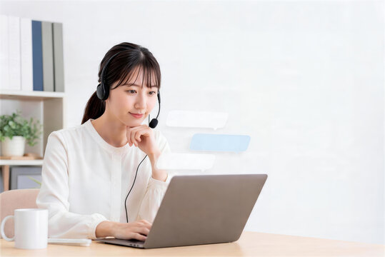 AIチャットボットを確認する日本人カスタマーサポート担当者