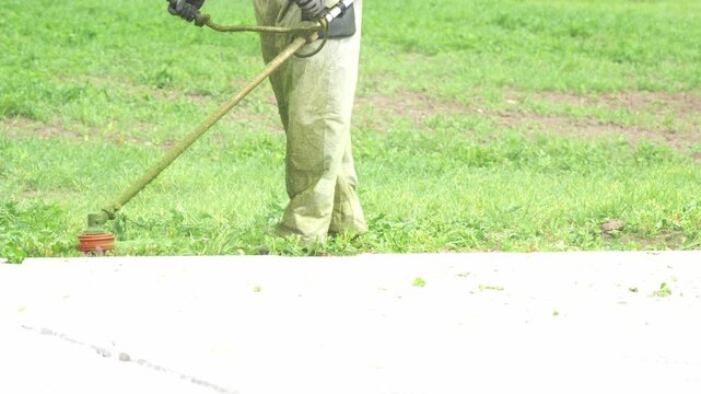 Responsible cleaning services: The video demonstrates the work of a specialist maintaining solar panels or a pharmaceutical facility, where sterility is the top priority. The white protective suit als