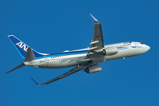 羽田空港を離陸する全日本空輸 ボーイング737-800（JA74AN）旅客機