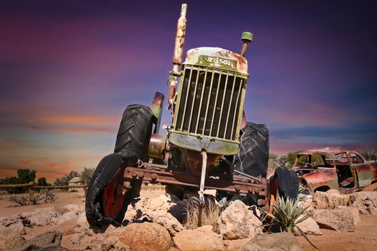 Alter Traktor in Solitaire Namibia