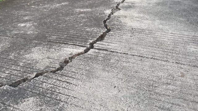 Longitudinal Crack Damage on Concrete Road
