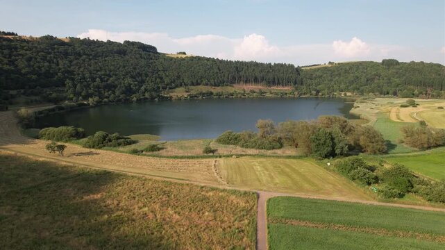 Meerfelder Maar bei Manderscheid  im Nationalpark Eifel - Rheinland-Pfalz